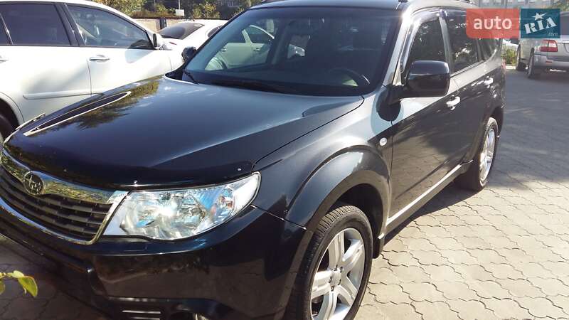 Позашляховик / Кросовер Subaru Forester 2010 в Новомосковську