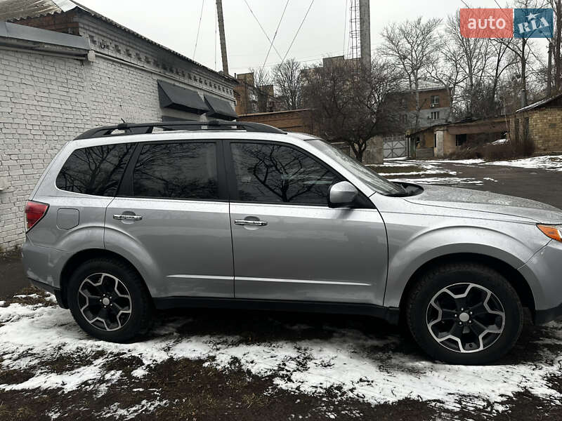 Позашляховик / Кросовер Subaru Forester 2012 в Києві