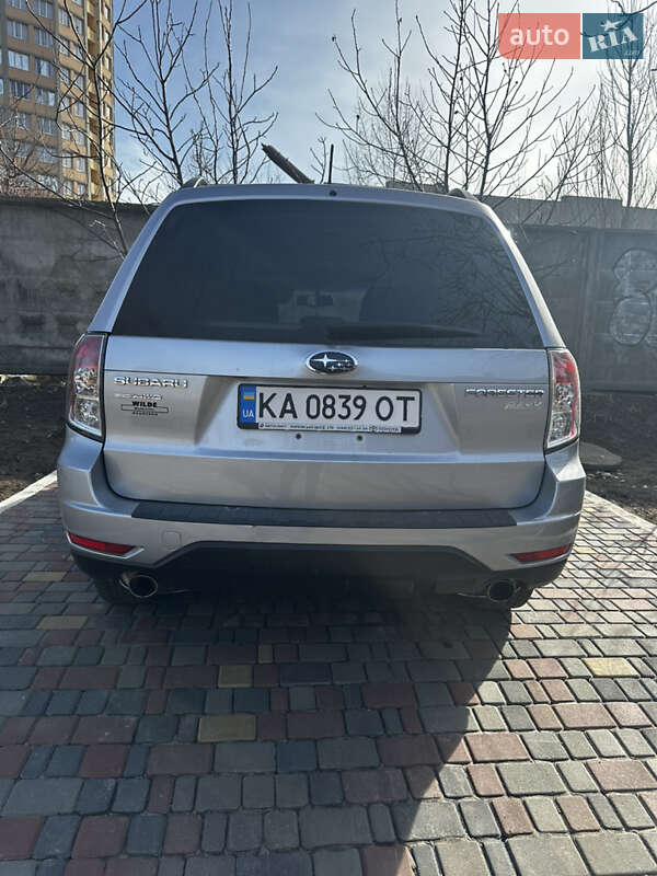 Позашляховик / Кросовер Subaru Forester 2012 в Києві