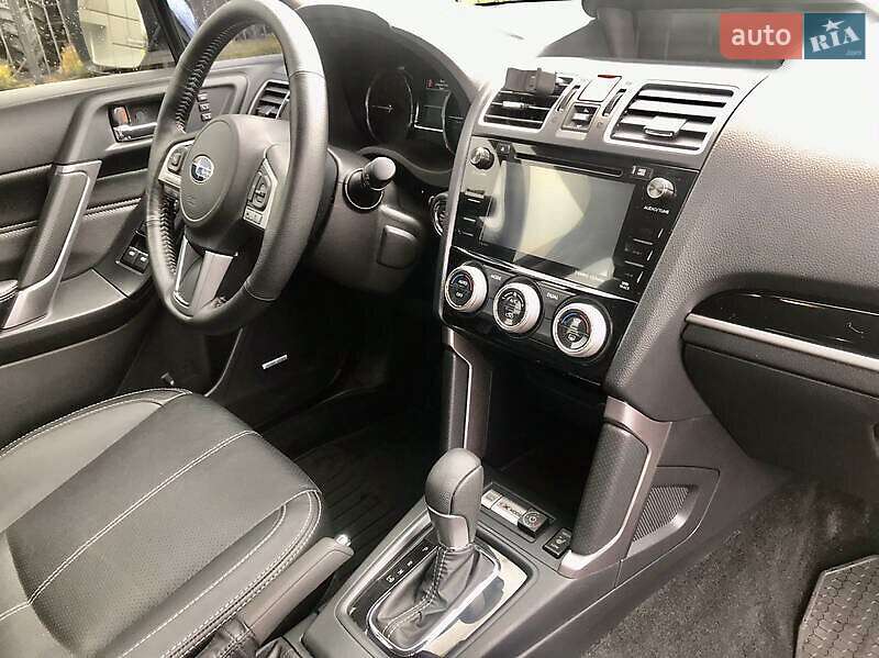 Внедорожник / Кроссовер Subaru Forester 2017 в Сумах
