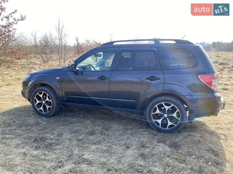 Позашляховик / Кросовер Subaru Forester 2011 в 