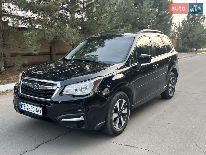 Внедорожник / Кроссовер Subaru Forester 2017 в Днепре