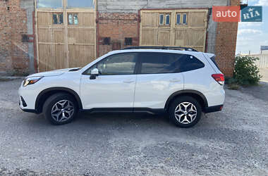 Внедорожник / Кроссовер Subaru Forester 2022 в 