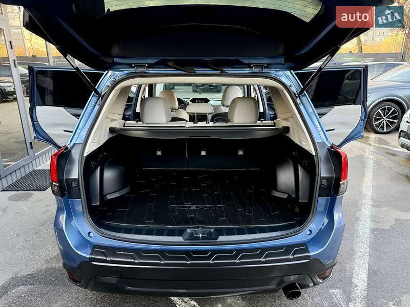 Позашляховик / Кросовер Subaru Forester 2020 в Києві