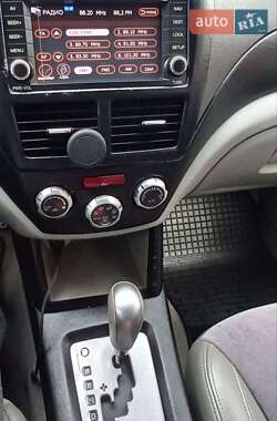 Внедорожник / Кроссовер Subaru Forester 2008 в 