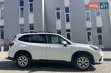 Внедорожник / Кроссовер Subaru Forester 2022 в 