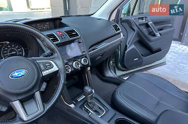 Внедорожник / Кроссовер Subaru Forester 2017 в 