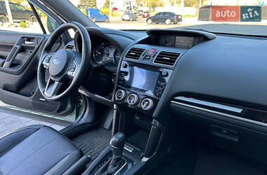 Внедорожник / Кроссовер Subaru Forester 2017 в 