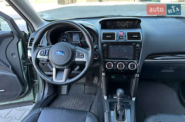 Внедорожник / Кроссовер Subaru Forester 2017 в 