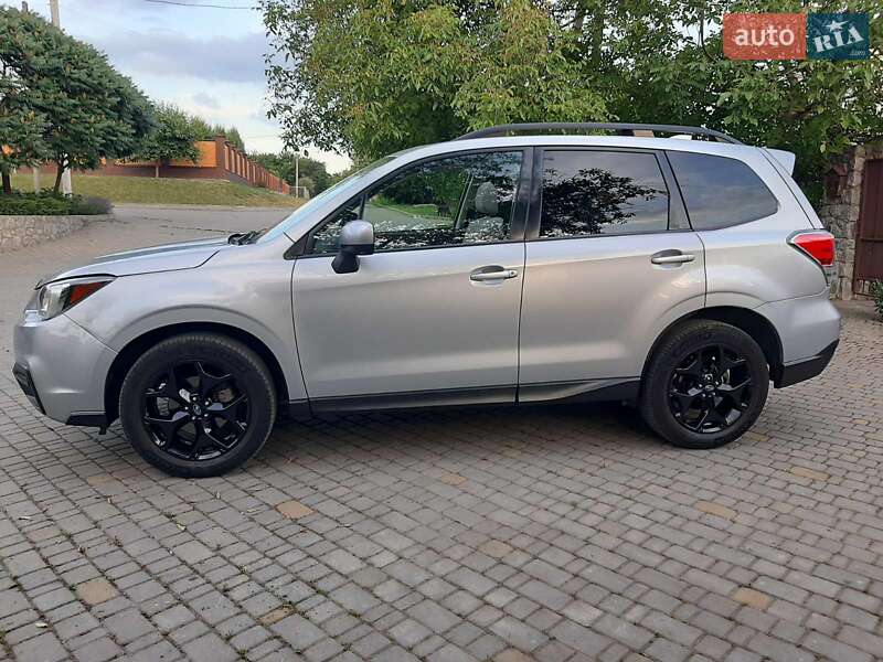 Внедорожник / Кроссовер Subaru Forester 2016 в Полтаве