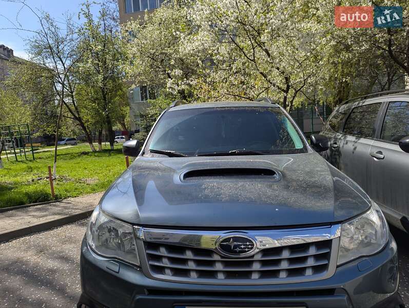 Позашляховик / Кросовер Subaru Forester 2011 в 