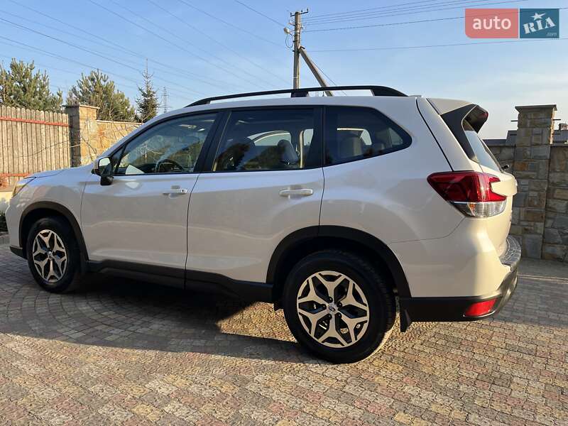 Внедорожник / Кроссовер Subaru Forester 2019 в Львове