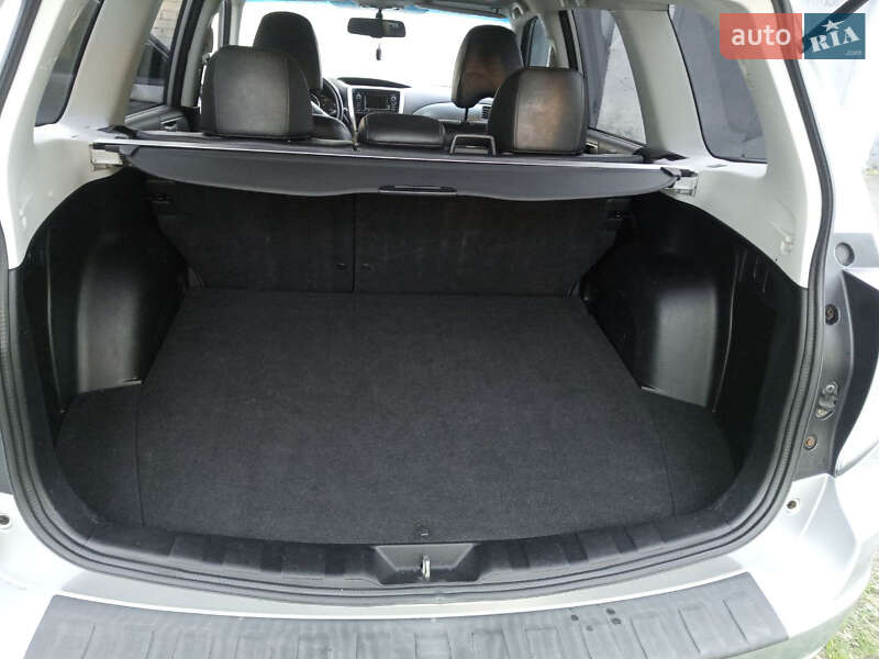Позашляховик / Кросовер Subaru Forester 2012 в Києві