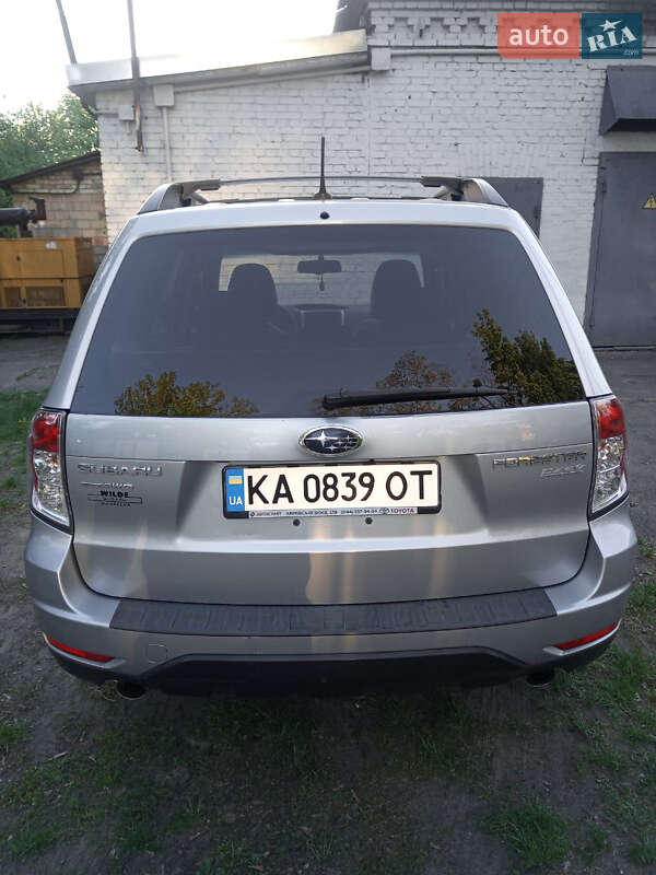 Позашляховик / Кросовер Subaru Forester 2012 в Києві