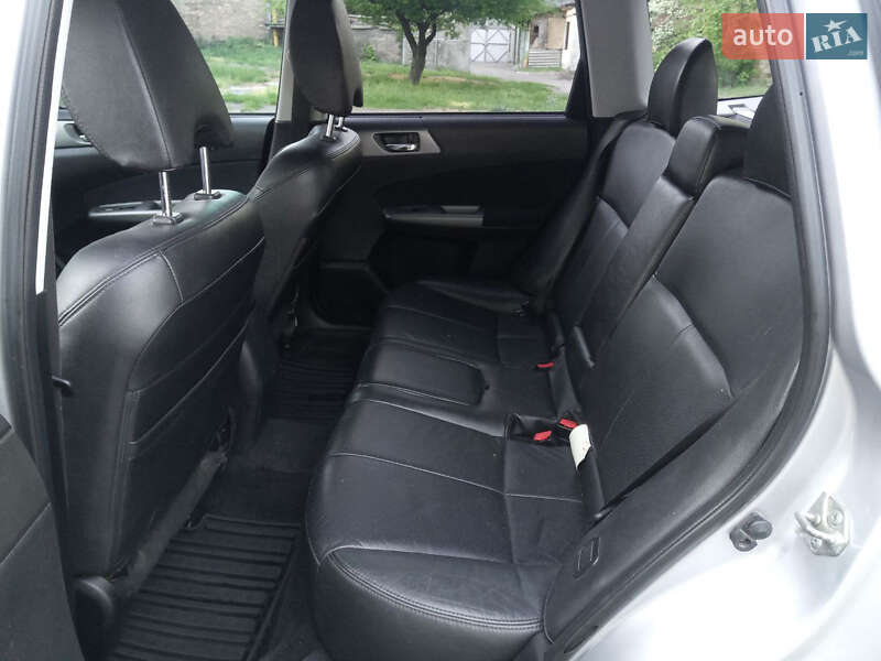 Позашляховик / Кросовер Subaru Forester 2012 в Києві