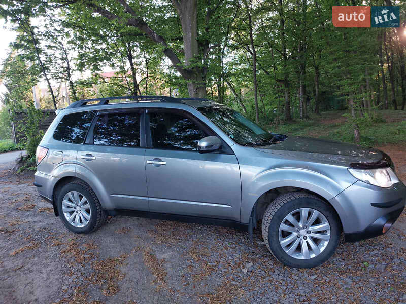 Subaru Forester 2011