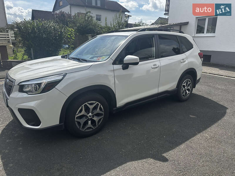 Внедорожник / Кроссовер Subaru Forester 2018 в 