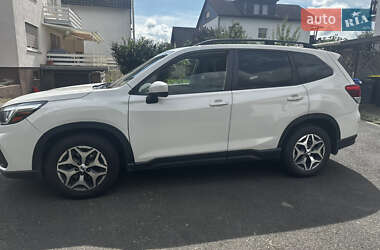 Внедорожник / Кроссовер Subaru Forester 2018 в 