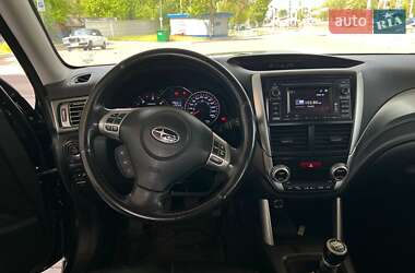Внедорожник / Кроссовер Subaru Forester 2011 в 