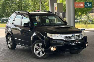 Внедорожник / Кроссовер Subaru Forester 2011 в 