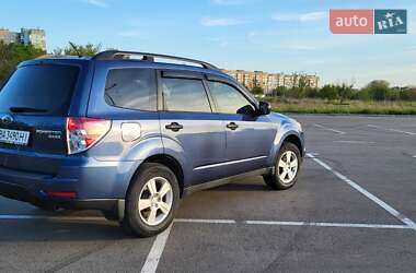 Внедорожник / Кроссовер Subaru Forester 2012 в 