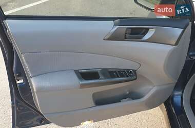 Внедорожник / Кроссовер Subaru Forester 2012 в 