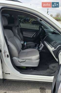 Позашляховик / Кросовер Subaru Forester 2014 в 