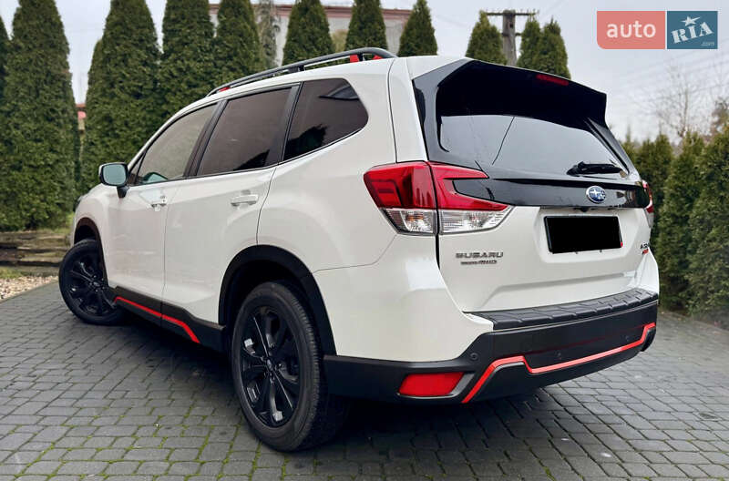 Внедорожник / Кроссовер Subaru Forester 2021 в Киеве