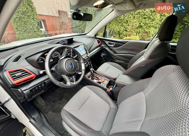 Внедорожник / Кроссовер Subaru Forester 2021 в Киеве
