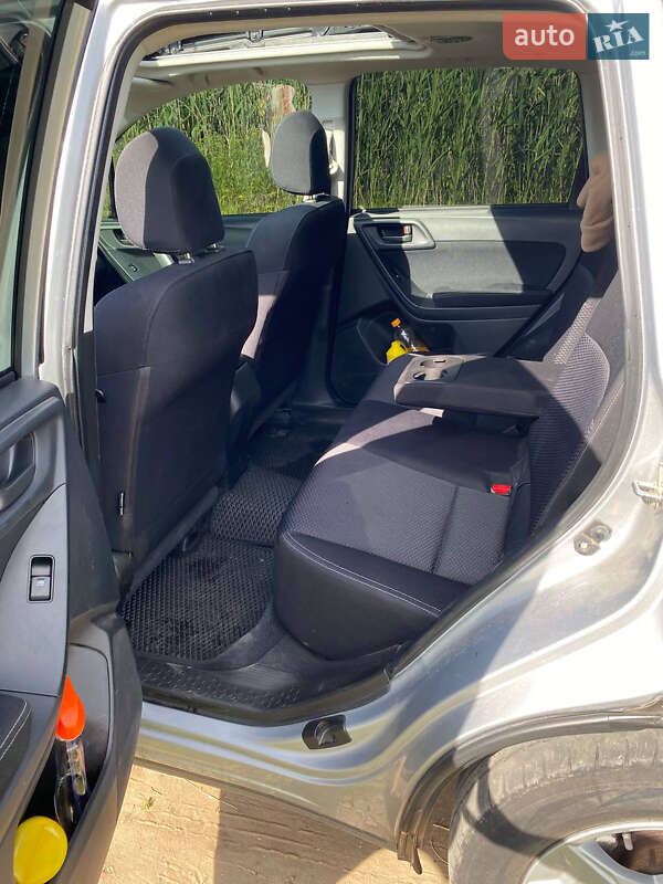 Внедорожник / Кроссовер Subaru Forester 2014 в Новомосковске
