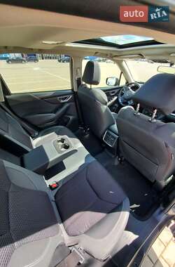 Внедорожник / Кроссовер Subaru Forester 2018 в 