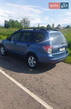 Внедорожник / Кроссовер Subaru Forester 2010 в 