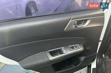 Внедорожник / Кроссовер Subaru Forester 2011 в 