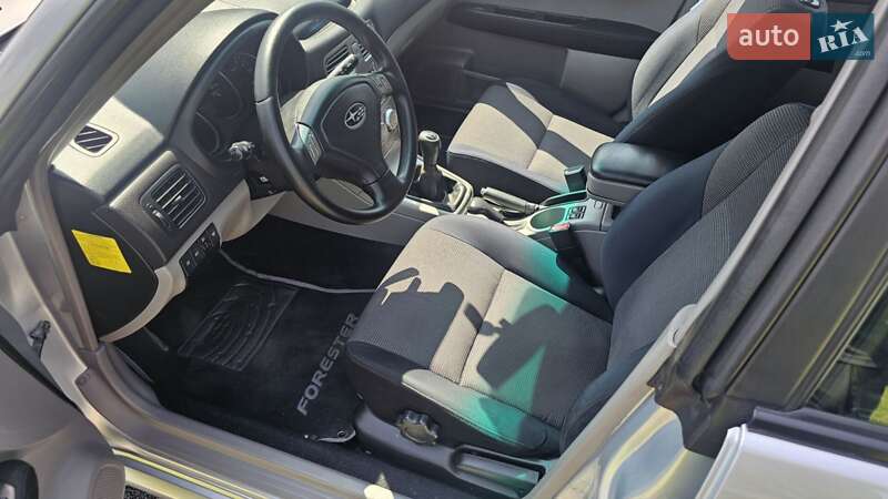 Внедорожник / Кроссовер Subaru Forester 2006 в Каменском