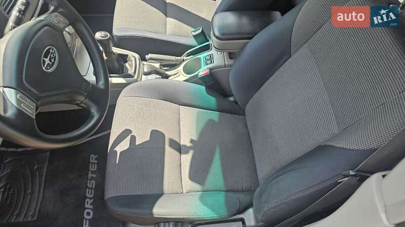 Внедорожник / Кроссовер Subaru Forester 2006 в Каменском
