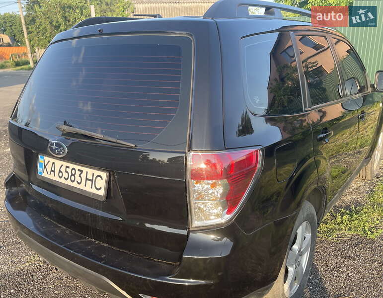 Позашляховик / Кросовер Subaru Forester 2010 в Києві
