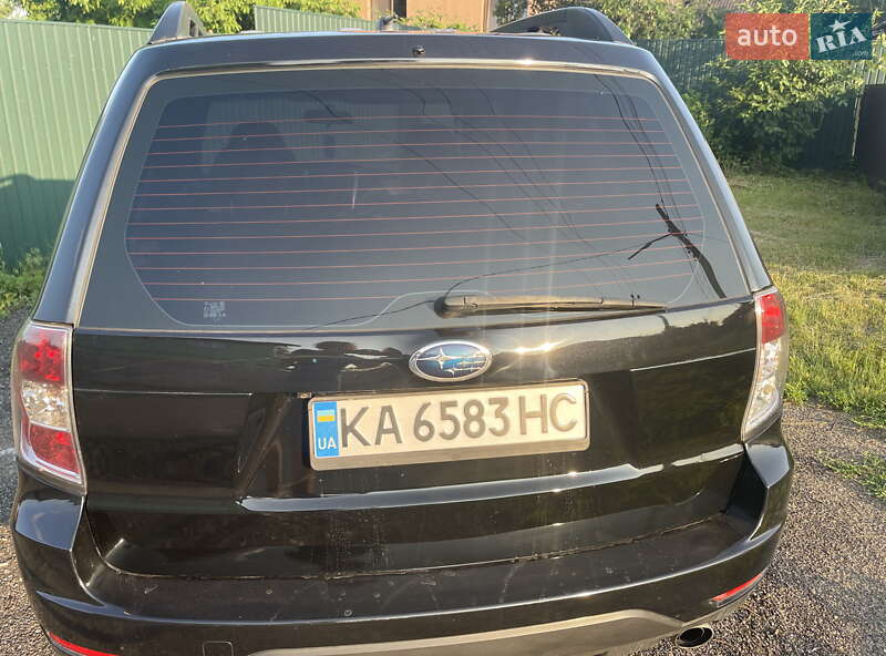 Позашляховик / Кросовер Subaru Forester 2010 в Києві