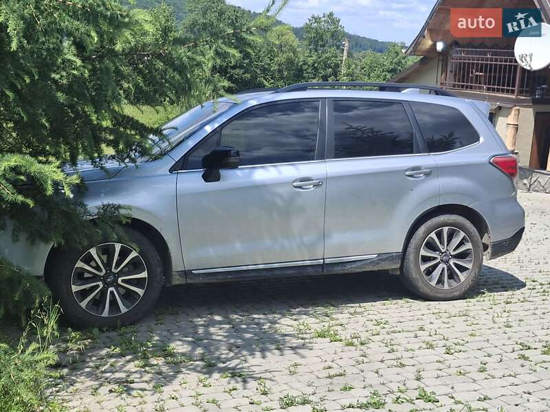 Внедорожник / Кроссовер Subaru Forester 2017 в Киеве