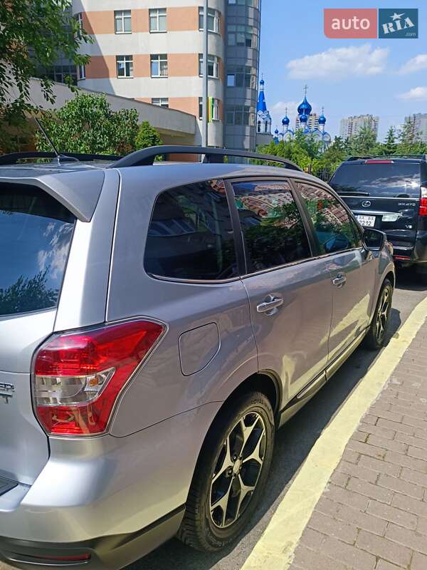 Внедорожник / Кроссовер Subaru Forester 2014 в Киеве