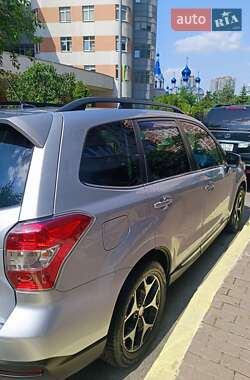 Внедорожник / Кроссовер Subaru Forester 2014 в 