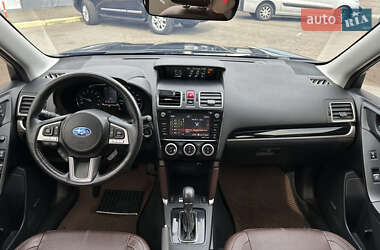 Внедорожник / Кроссовер Subaru Forester 2017 в 