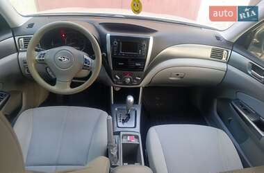 Внедорожник / Кроссовер Subaru Forester 2012 в 