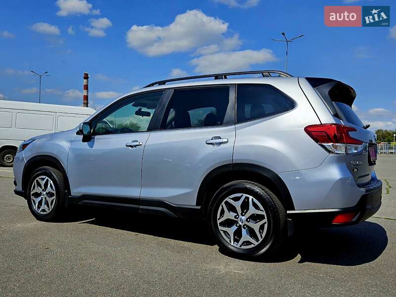 Внедорожник / Кроссовер Subaru Forester 2024 в Днепре