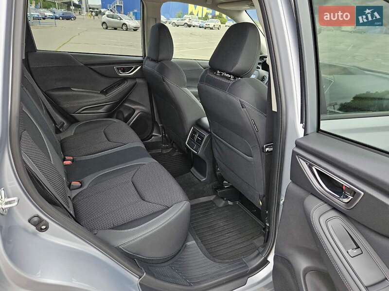 Внедорожник / Кроссовер Subaru Forester 2024 в Днепре