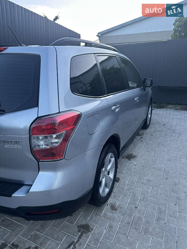 Позашляховик / Кросовер Subaru Forester 2014 в Первомайську