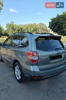 Внедорожник / Кроссовер Subaru Forester 2015 в 