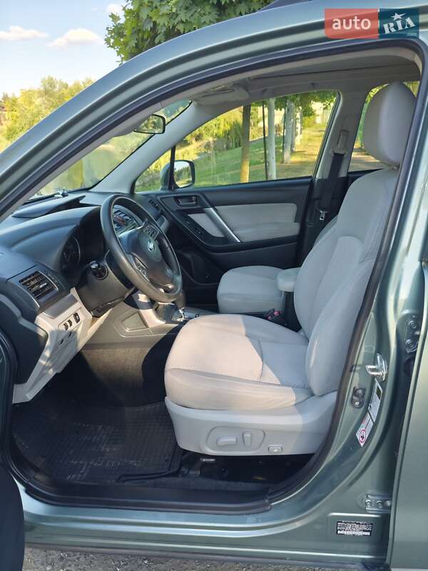 Внедорожник / Кроссовер Subaru Forester 2015 в Днепре