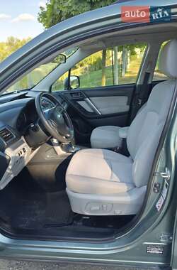 Внедорожник / Кроссовер Subaru Forester 2015 в 