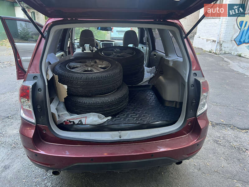 Позашляховик / Кросовер Subaru Forester 2009 в Києві