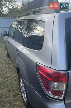 Внедорожник / Кроссовер Subaru Forester 2011 в 